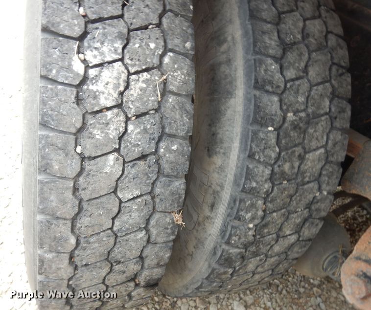 image for item DN1730 1970 GMC Astro 95  grain truck