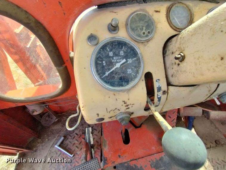 image for item DR1317 Case 1031 Comfort King  tractor