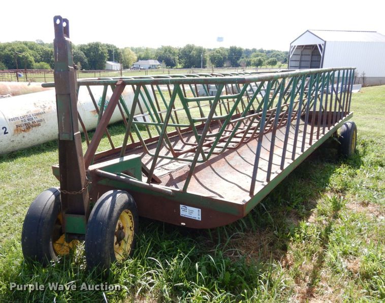 image for item DS1306 Hay bale feeder wagon