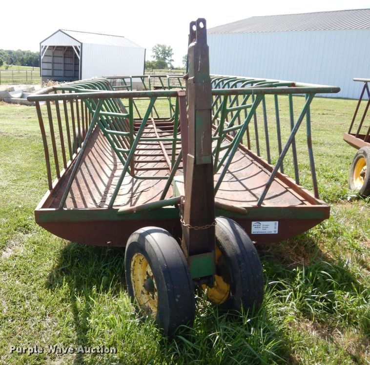 image for item DS1306 Hay bale feeder wagon