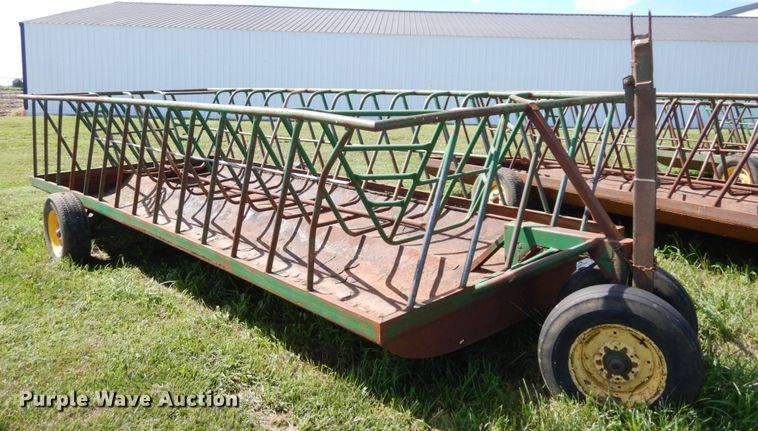 image for item DS1306 Hay bale feeder wagon