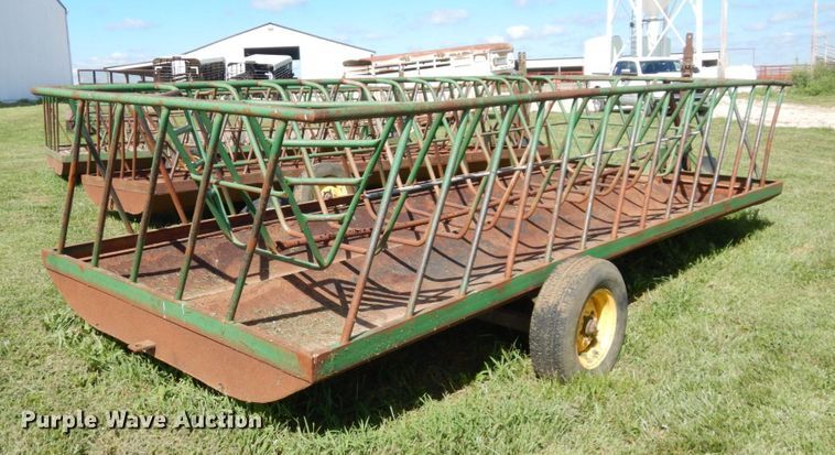 image for item DS1306 Hay bale feeder wagon
