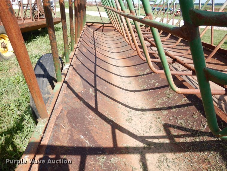 image for item DS1306 Hay bale feeder wagon