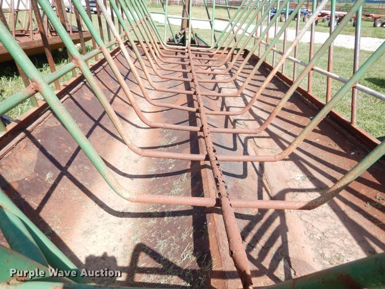 image for item DS1306 Hay bale feeder wagon