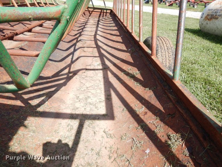 image for item DS1306 Hay bale feeder wagon