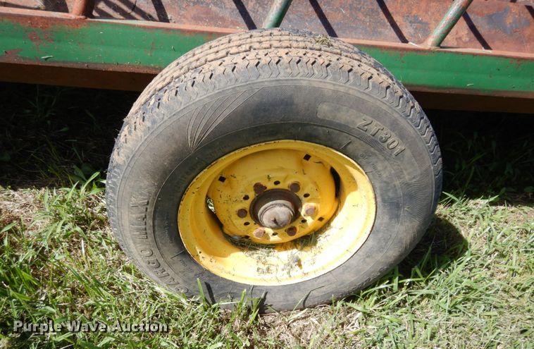 image for item DS1306 Hay bale feeder wagon