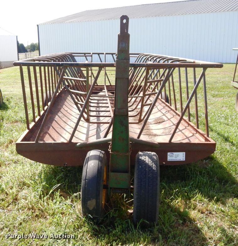 image for item DS1307 Hay bale feeder wagon