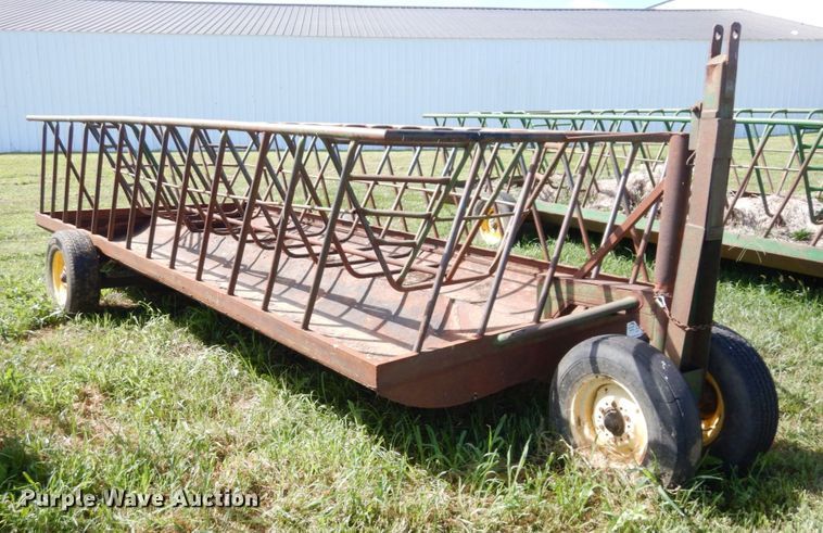 image for item DS1307 Hay bale feeder wagon