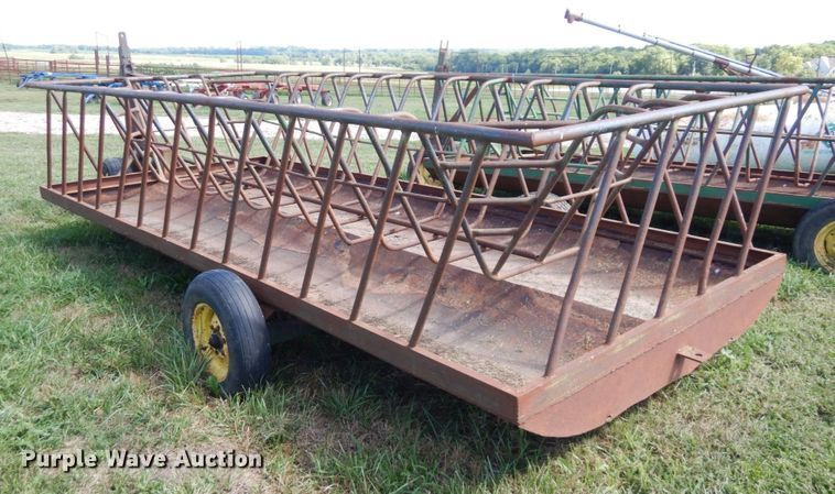 image for item DS1307 Hay bale feeder wagon