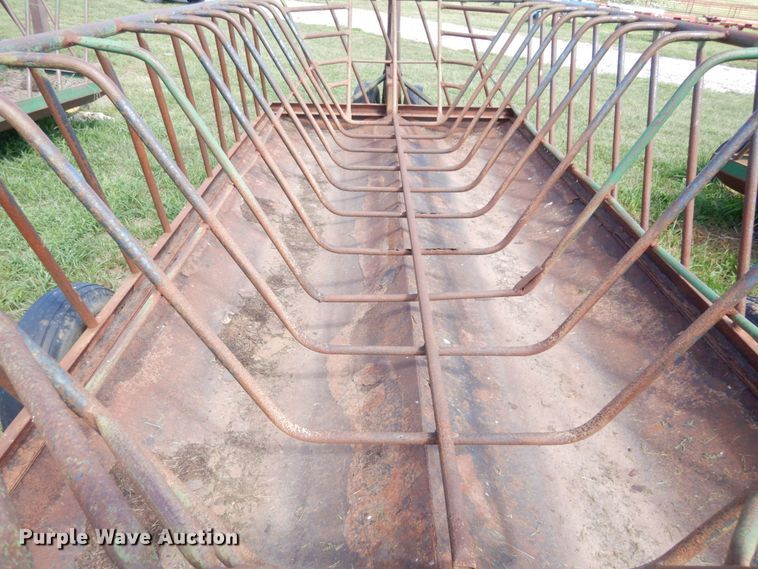 image for item DS1307 Hay bale feeder wagon