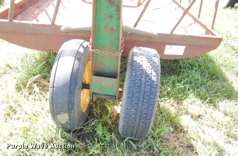 image for item DS1307 Hay bale feeder wagon