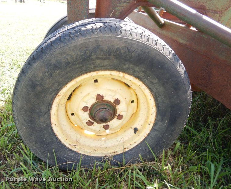 image for item DS1307 Hay bale feeder wagon