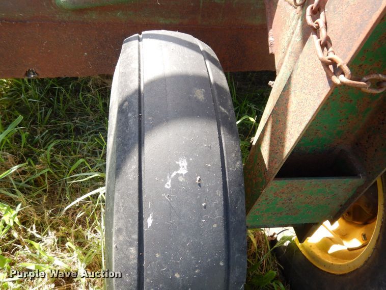 image for item DS1307 Hay bale feeder wagon