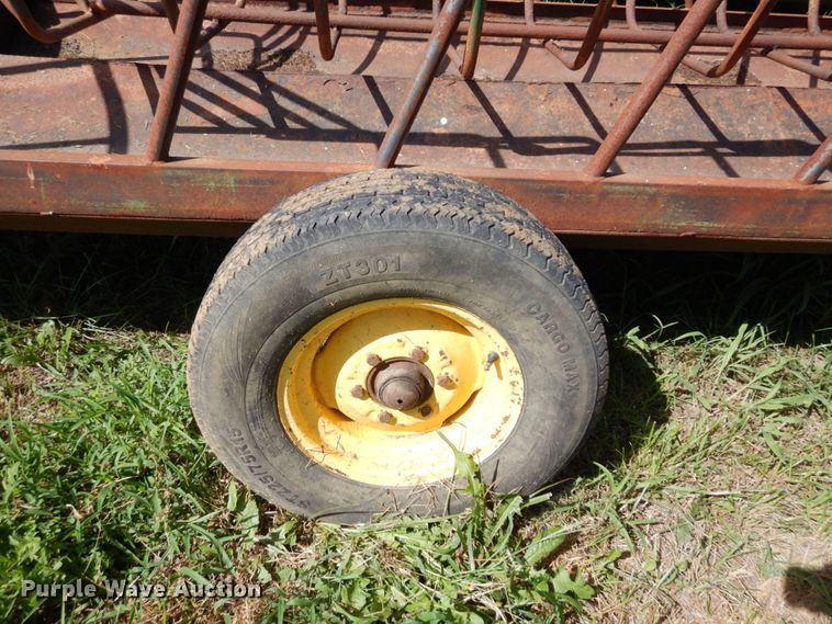 image for item DS1307 Hay bale feeder wagon