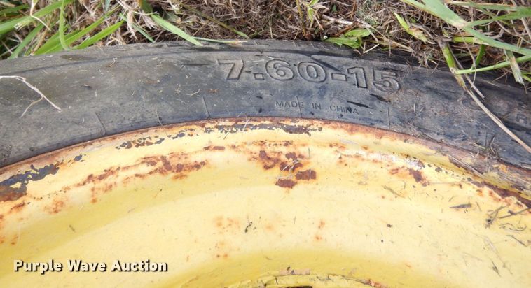 image for item DS1307 Hay bale feeder wagon