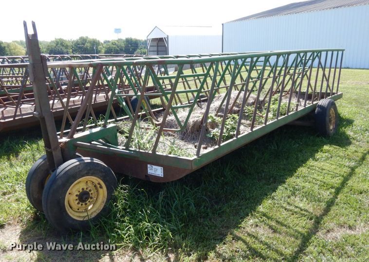 image for item DS1308 Hay bale feeder wagon