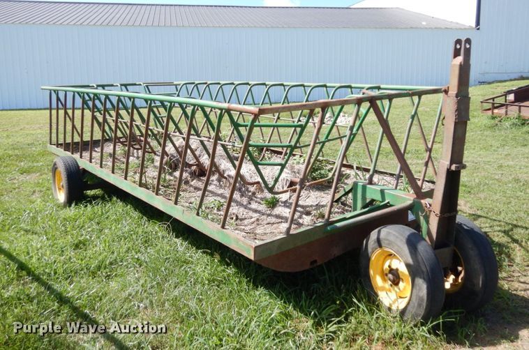 image for item DS1308 Hay bale feeder wagon
