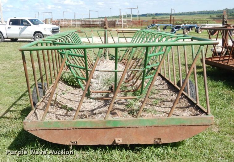image for item DS1308 Hay bale feeder wagon