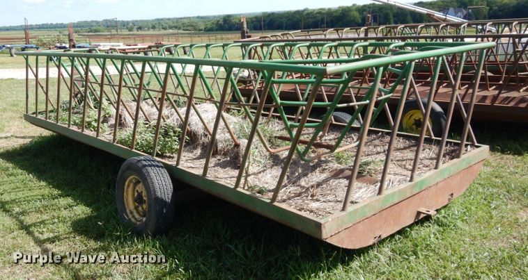 image for item DS1308 Hay bale feeder wagon