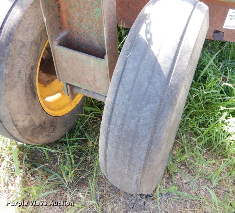 image for item DS1308 Hay bale feeder wagon