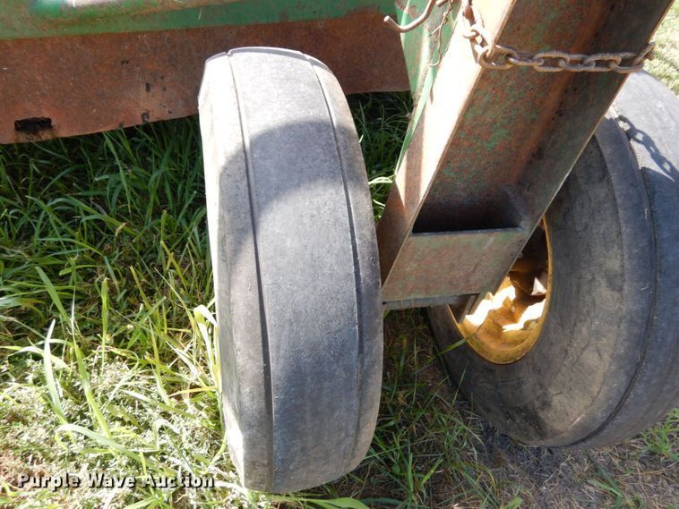 image for item DS1308 Hay bale feeder wagon
