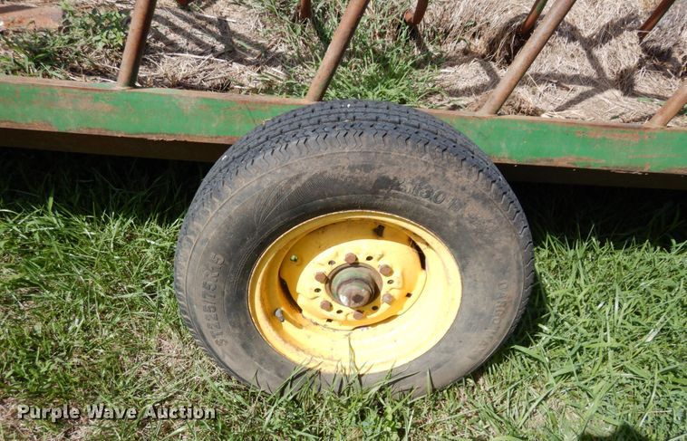 image for item DS1308 Hay bale feeder wagon