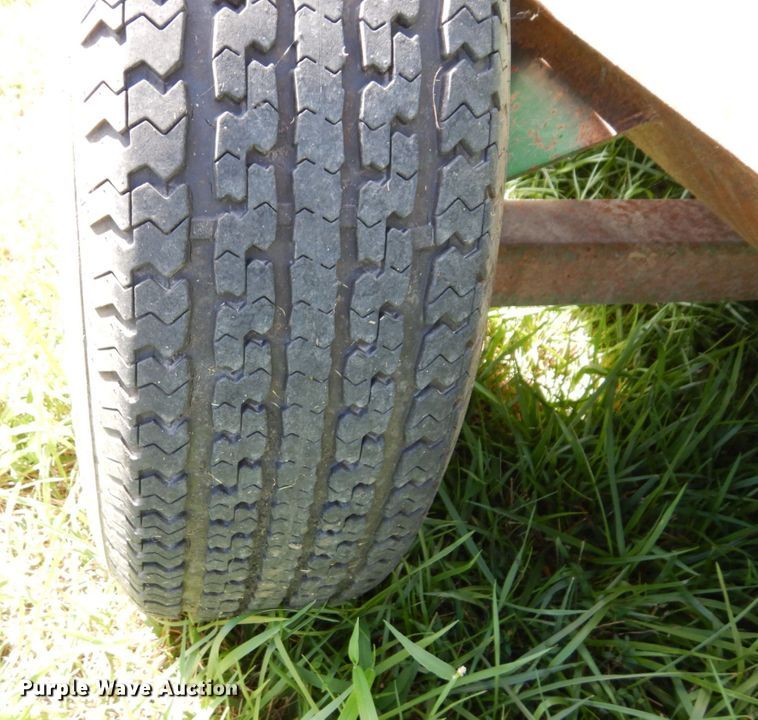 image for item DS1308 Hay bale feeder wagon