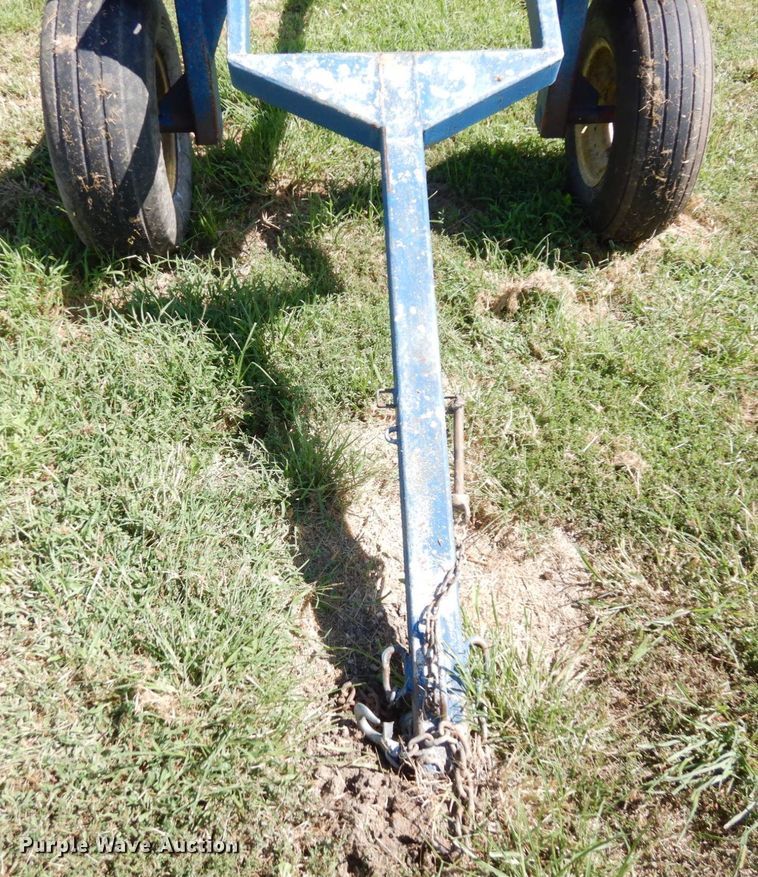 image for item DS1309 (2) NH3 tank running gear