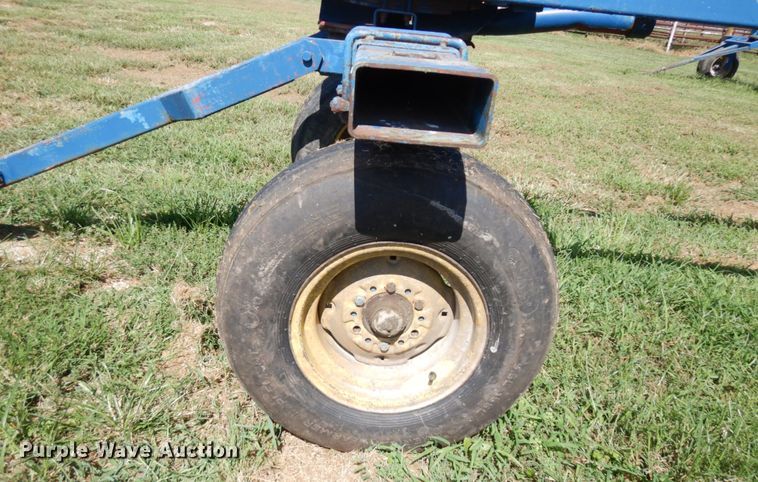 image for item DS1309 (2) NH3 tank running gear