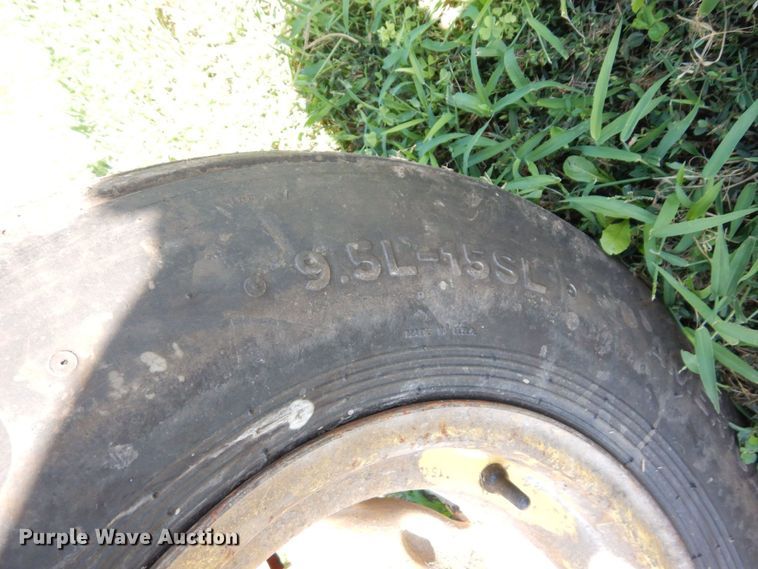 image for item DS1309 (2) NH3 tank running gear