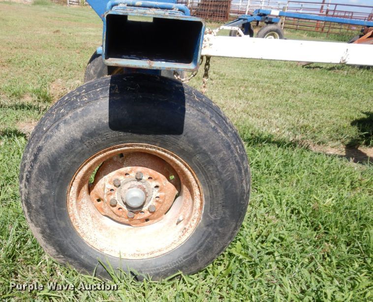 image for item DS1309 (2) NH3 tank running gear