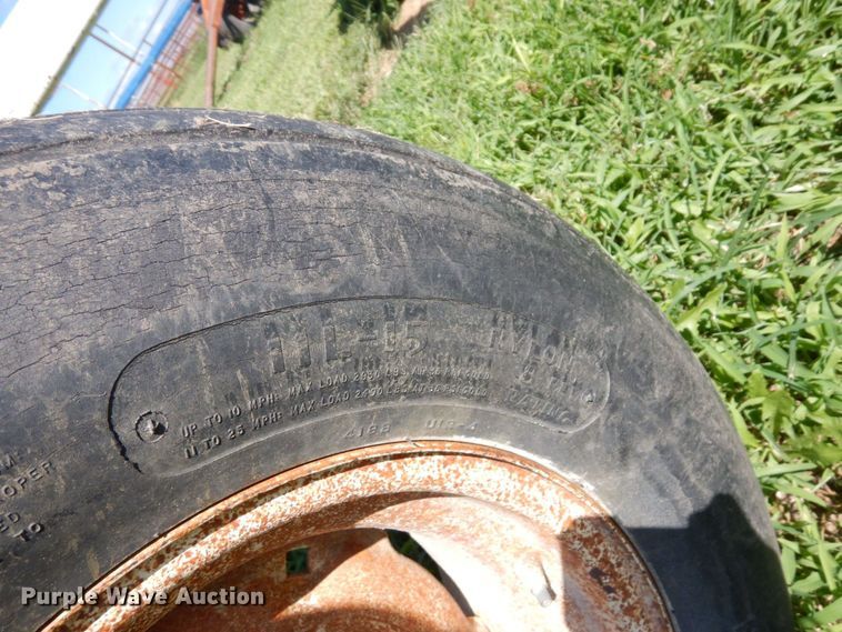 image for item DS1309 (2) NH3 tank running gear