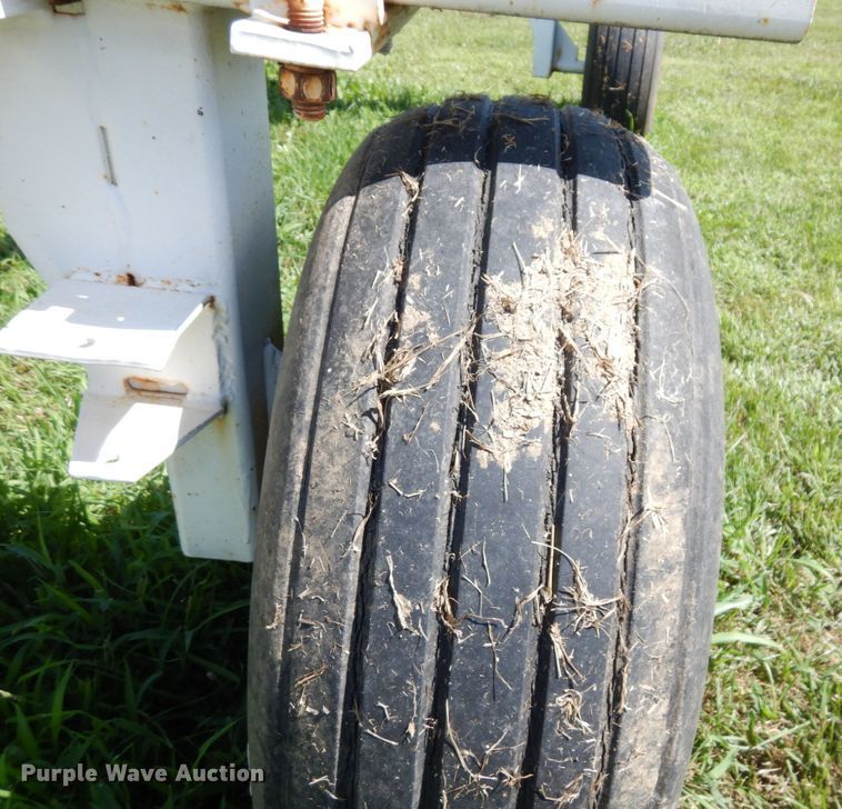 image for item DS1309 (2) NH3 tank running gear