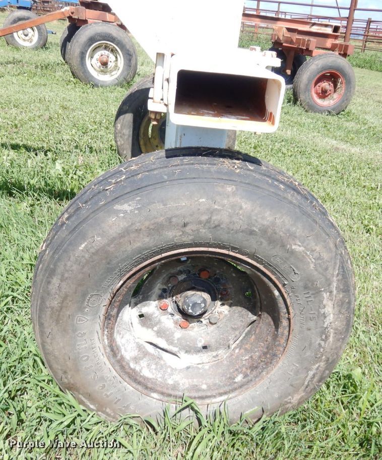 image for item DS1309 (2) NH3 tank running gear