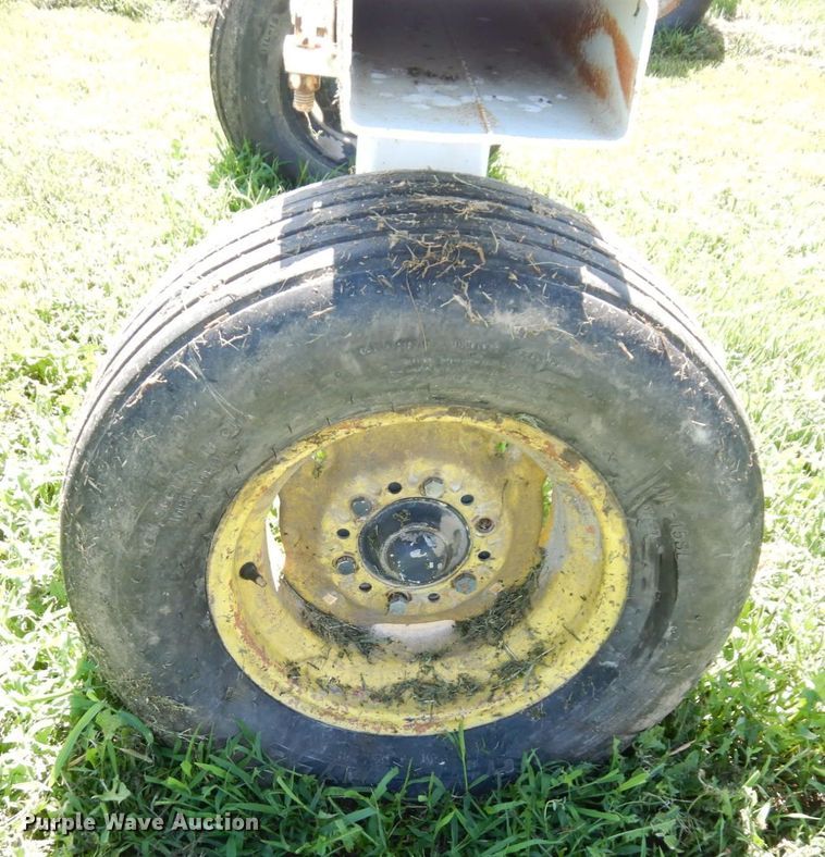 image for item DS1309 (2) NH3 tank running gear