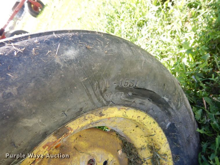 image for item DS1309 (2) NH3 tank running gear