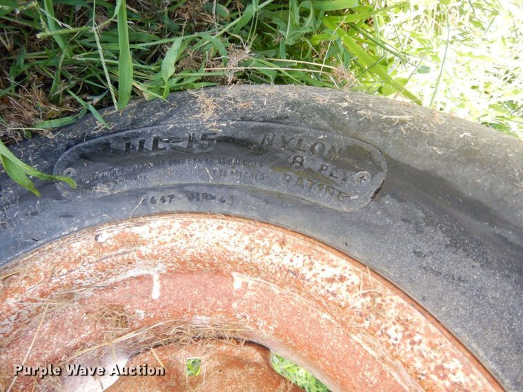 image for item DS1309 (2) NH3 tank running gear