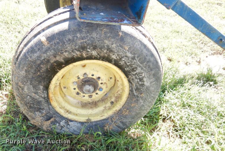 image for item DS1309 (2) NH3 tank running gear