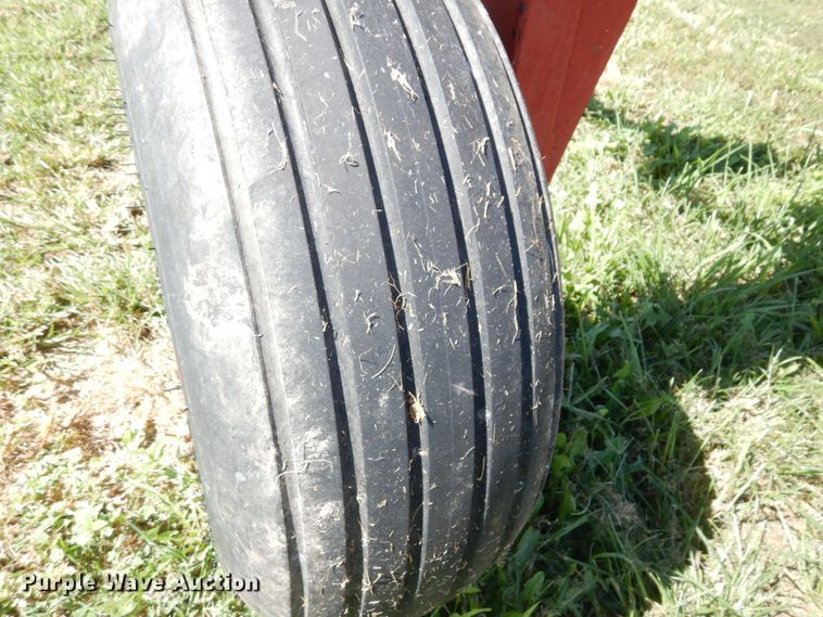 image for item DS1310 (2) NH3 tank running gear