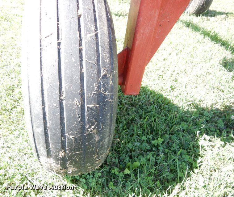 image for item DS1310 (2) NH3 tank running gear