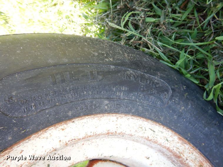 image for item DS1310 (2) NH3 tank running gear