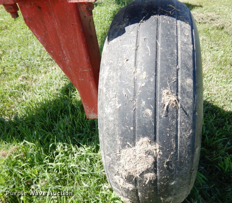 image for item DS1310 (2) NH3 tank running gear