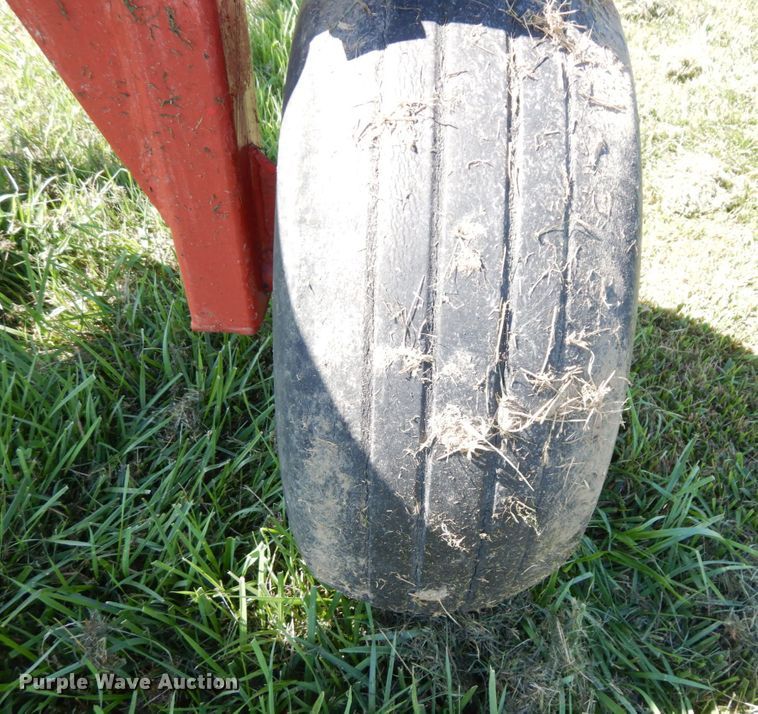 image for item DS1310 (2) NH3 tank running gear