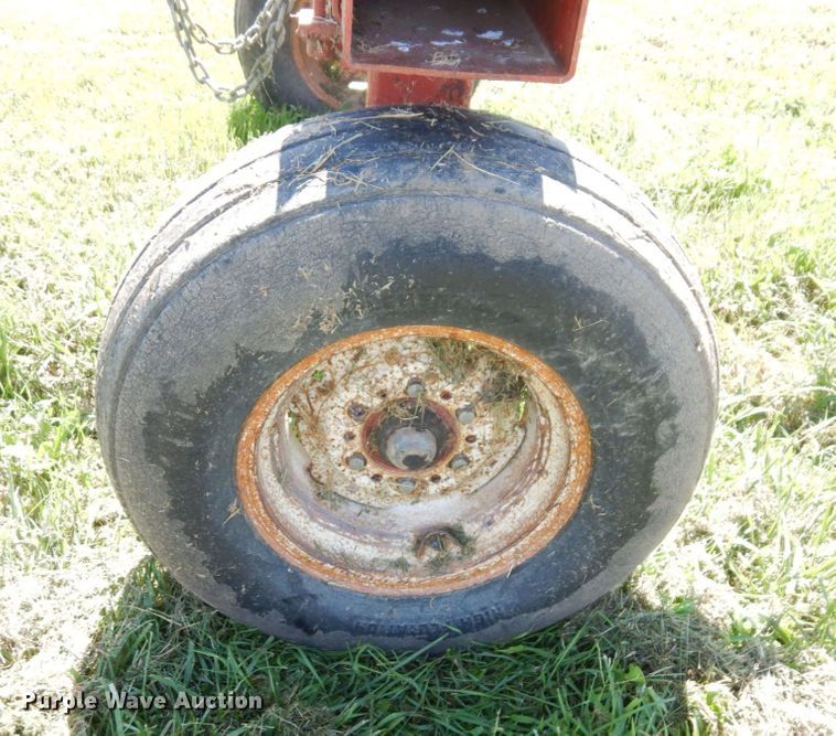 image for item DS1310 (2) NH3 tank running gear