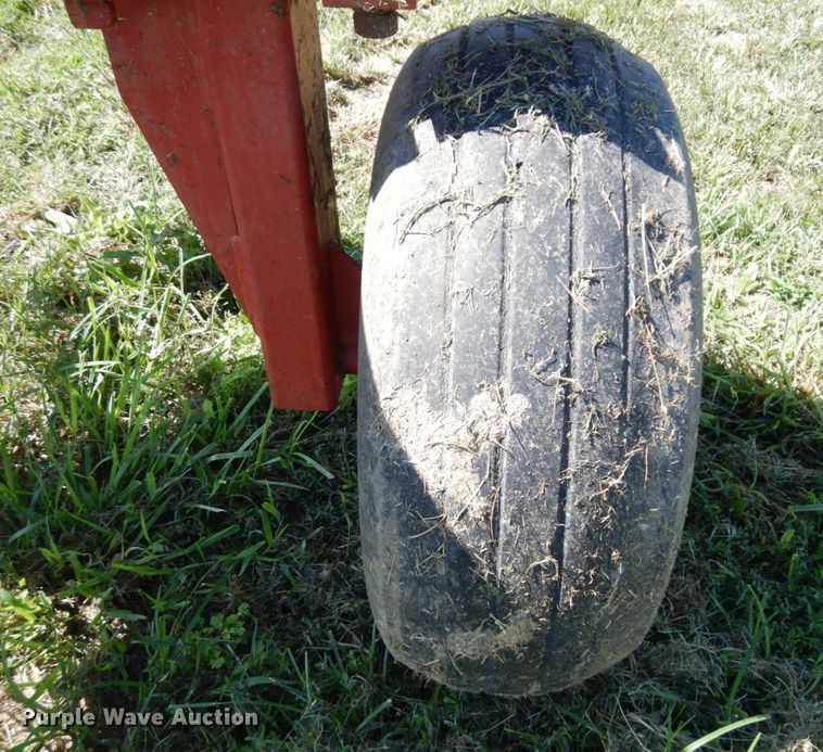 image for item DS1310 (2) NH3 tank running gear