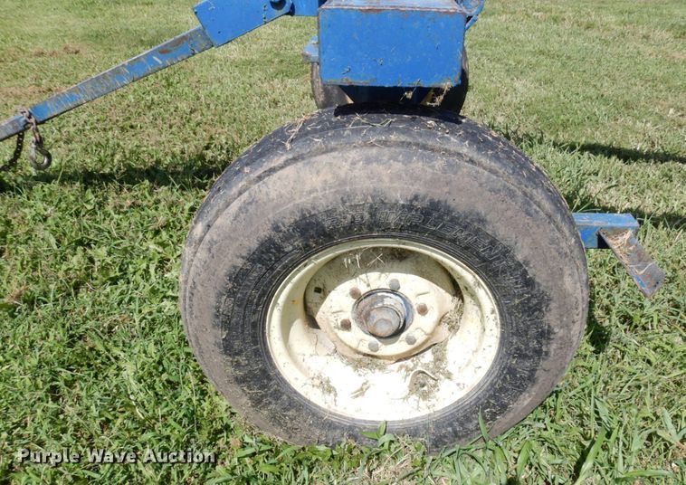 image for item DS1311 (2) NH3 tank running gear