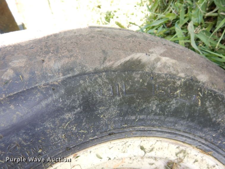 image for item DS1311 (2) NH3 tank running gear