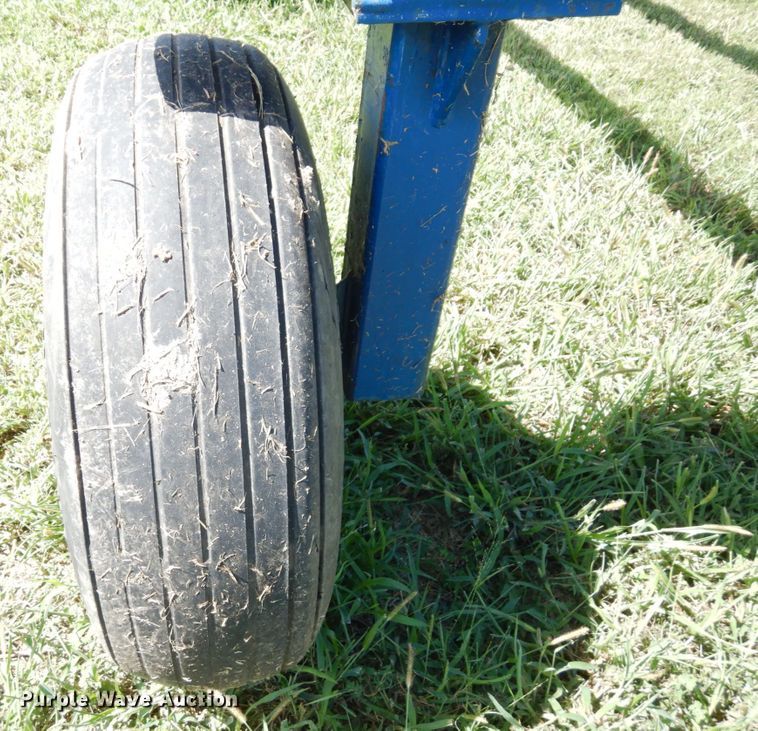 image for item DS1311 (2) NH3 tank running gear