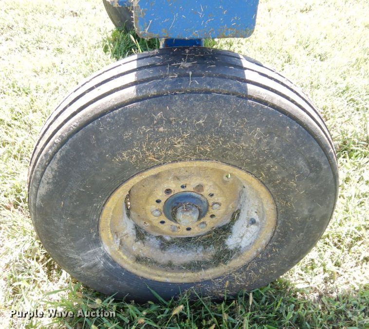 image for item DS1311 (2) NH3 tank running gear