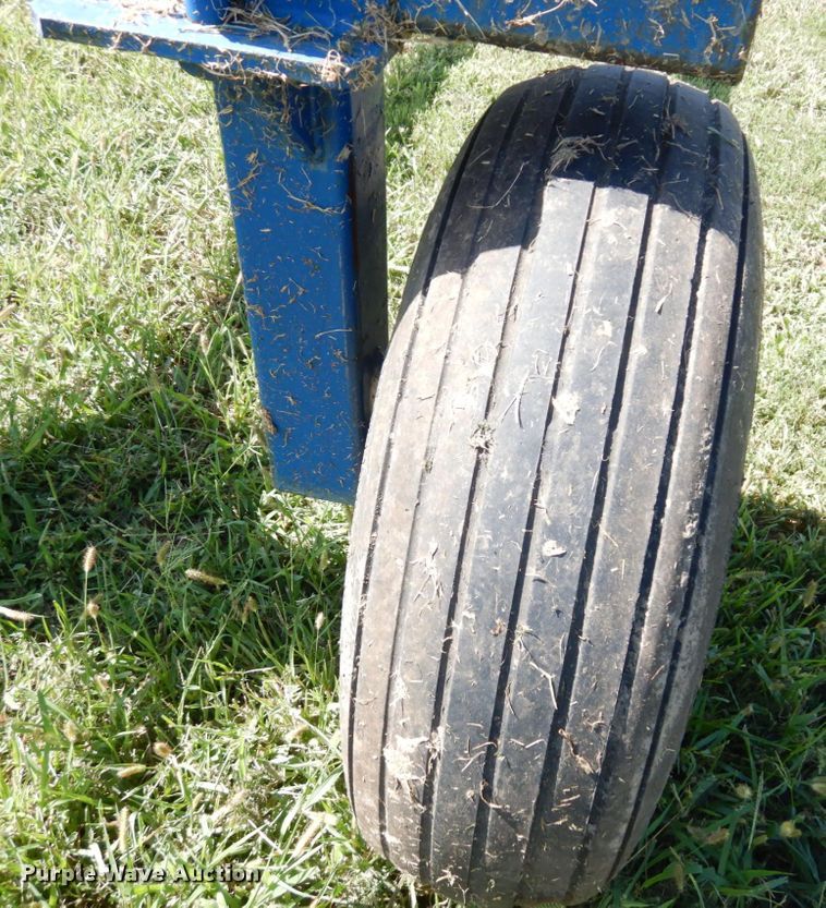 image for item DS1311 (2) NH3 tank running gear